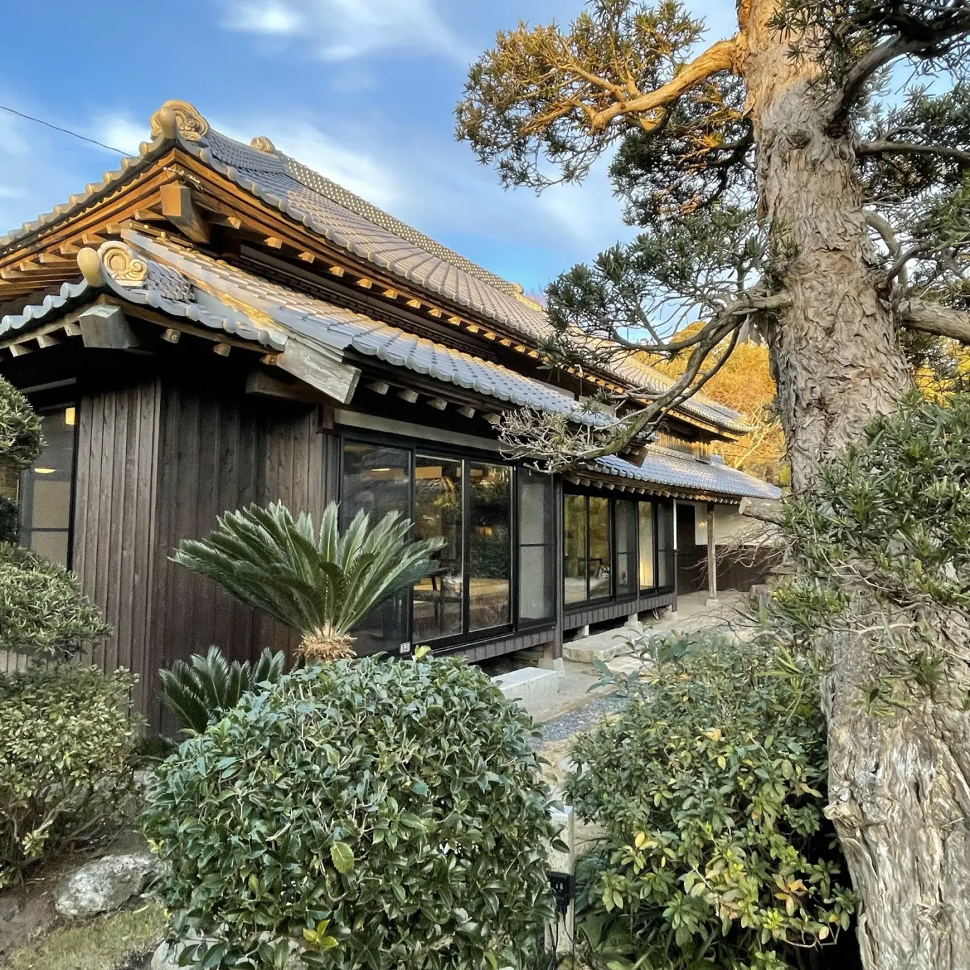 瓦屋根と軒の連なり